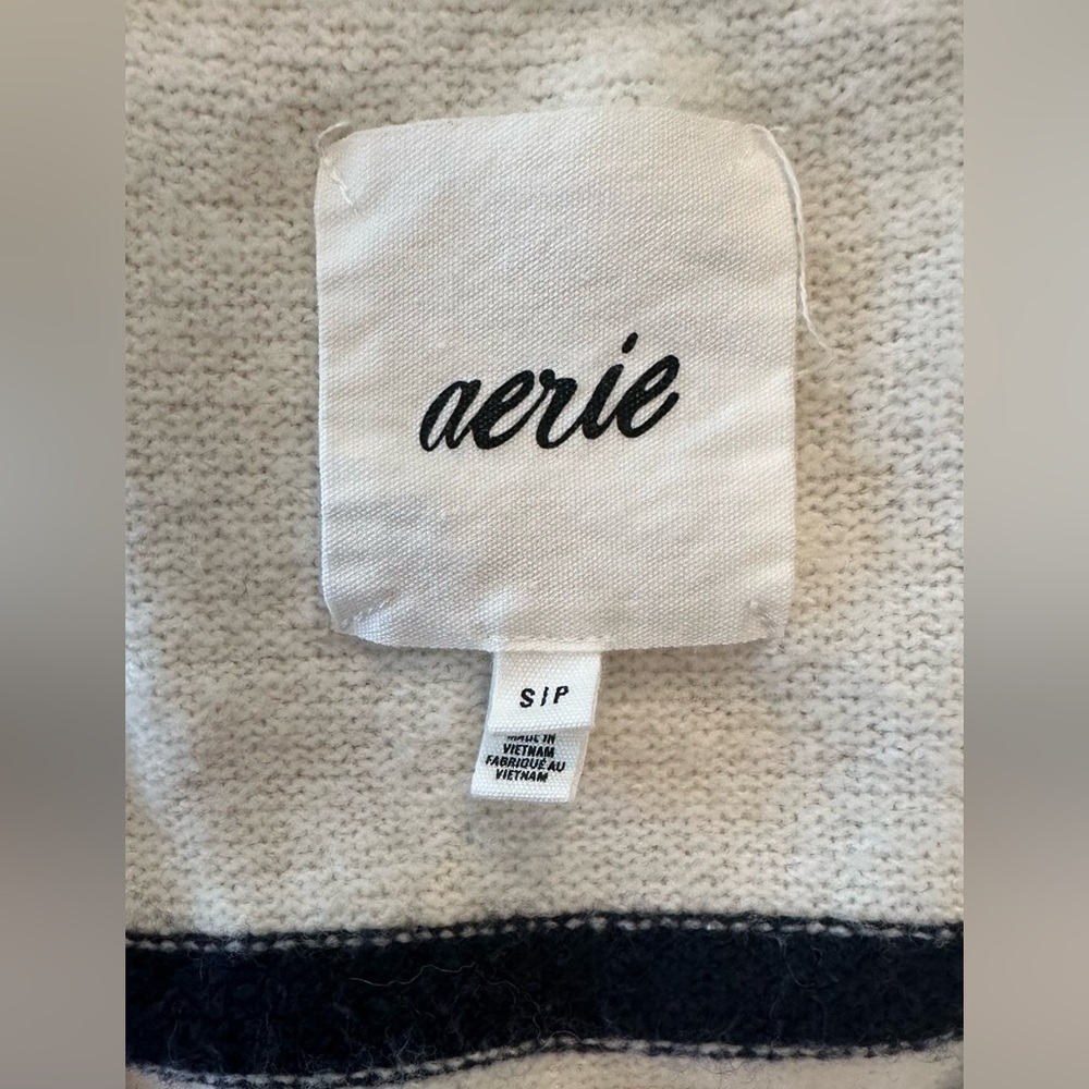 🩷 Aerie V Neck Sweater 🩷 - Picture 2 of 4